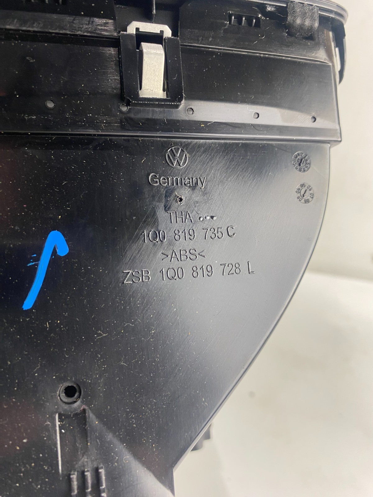 Volkswagen Scirocco / EOS Centre Airvent And Surround 1Q0819735C / 3AA907044BQ