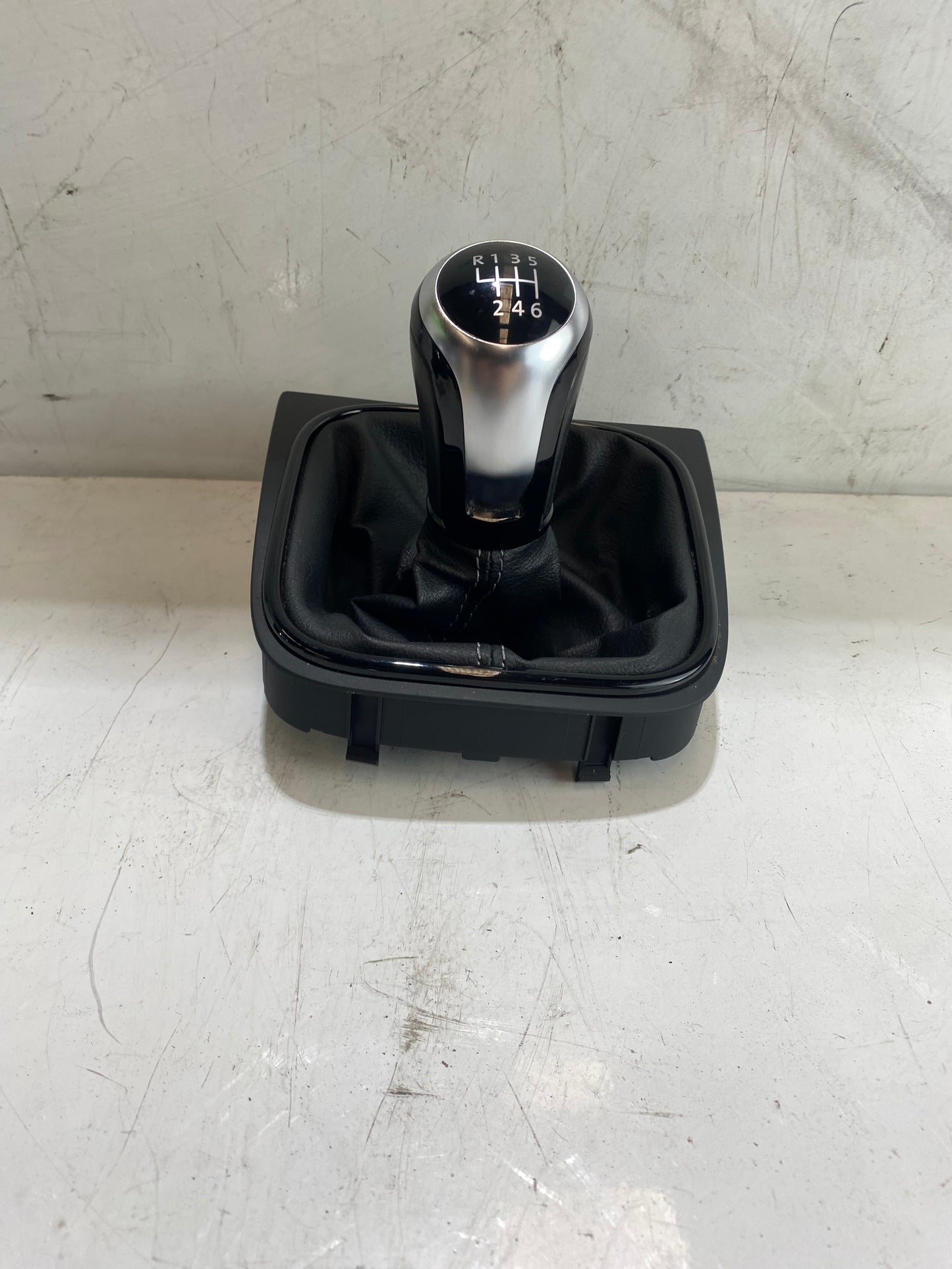 Volkswagen Scirocco / MK5 / MK6 Manual 6 Speed Shifter With Surround 5K0711113K