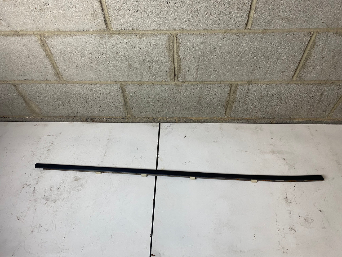 Holden Monaro GTO V2 VY VZ Outer Door Belt Mould RH Right 92093578 ULTRA RARE